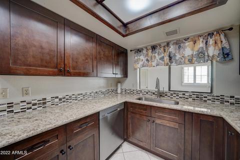111 Echo Ln, Phoenix, AZ 85020 photo 11