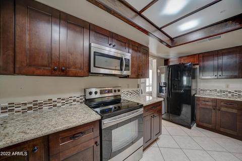 111 Echo Ln, Phoenix, AZ 85020 photo 10