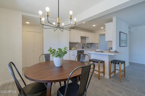 2415 W Freeway Ln, Phoenix, AZ 85021 photo 1