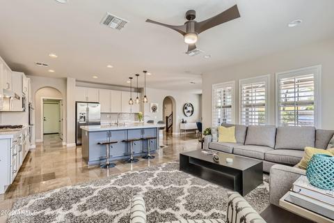 3955 E Crest Ln, Phoenix, AZ 85050 photo 10