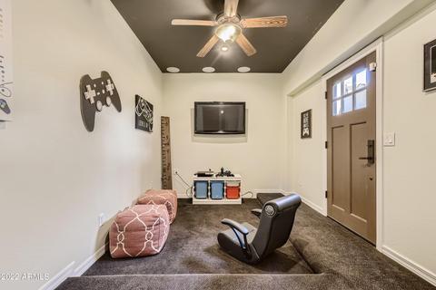 3955 E Crest Ln, Phoenix, AZ 85050 photo 13