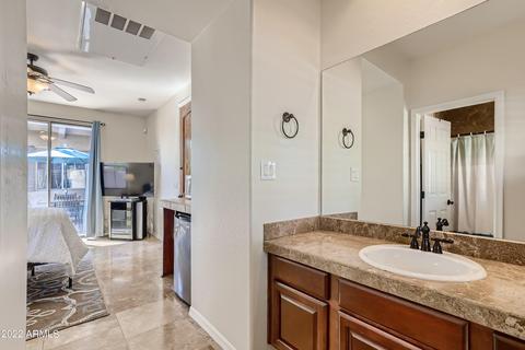 3955 E Crest Ln, Phoenix, AZ 85050 photo 16