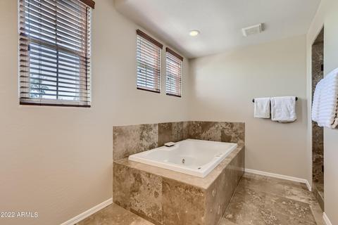 3955 E Crest Ln, Phoenix, AZ 85050 photo 19