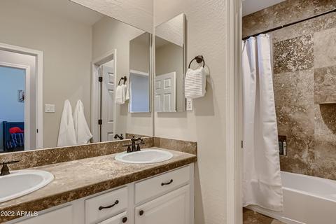 3955 E Crest Ln, Phoenix, AZ 85050 photo 23