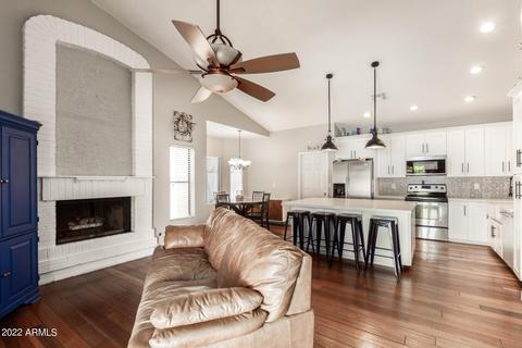 2302 E Huron Ct, Gilbert, AZ 85234 photo 4