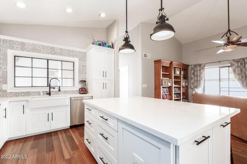2302 E Huron Ct, Gilbert, AZ 85234 photo 8