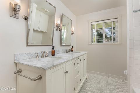 216 E Glenn Dr, Phoenix, AZ 85020 photo 17
