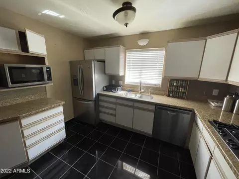 938 E Amelia Ave, Phoenix, AZ 85014 photo 9