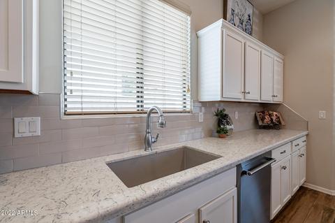 1545 E Kings Ct, Gilbert, AZ 85234 photo 8