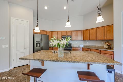 749 E Harwell Rd, Phoenix, AZ 85042 photo 2