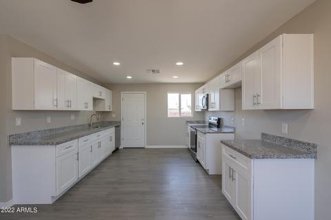 4806 S 36th Dr, Phoenix, AZ 85041 photo 8