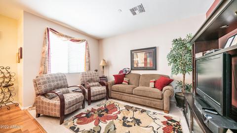 4371 E Selena Dr, Phoenix, AZ 85050 photo 9