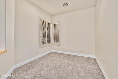 951 E Taurus Pl, Chandler, AZ 85249 photo 4
