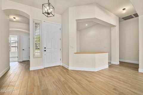 951 E Taurus Pl, Chandler, AZ 85249 photo 3