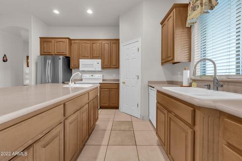 3027 E Redfield Rd, Phoenix, AZ 85032 photo 7