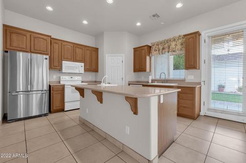 3027 E Redfield Rd, Phoenix, AZ 85032 photo 2