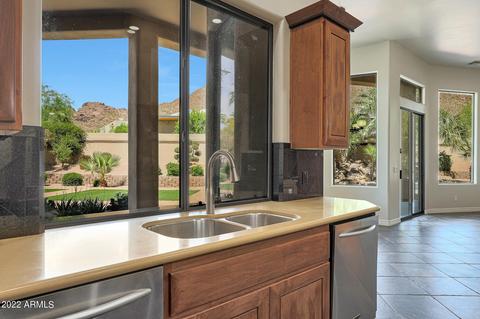 5316 E Royal View Dr S, Phoenix, AZ 85018 photo 17