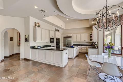 3731 E Mission Ln, Phoenix, AZ 85028 photo 9