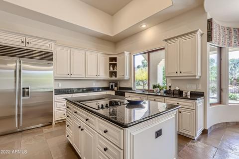 3731 E Mission Ln, Phoenix, AZ 85028 photo 13