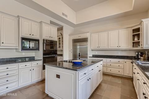 3731 E Mission Ln, Phoenix, AZ 85028 photo 10