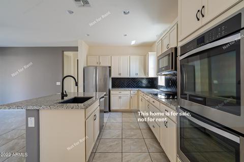 3818 E Branham Ln, Phoenix, AZ 85042 photo 8