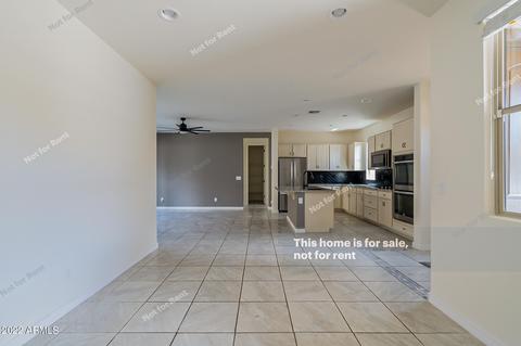 3818 E Branham Ln, Phoenix, AZ 85042 photo 11