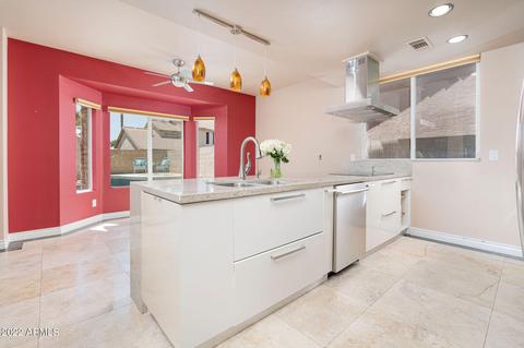 3225 E Tonto Ln, Phoenix, AZ 85050 photo 9