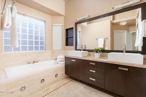 3225 E Tonto Ln, Phoenix, AZ 85050 photo 13