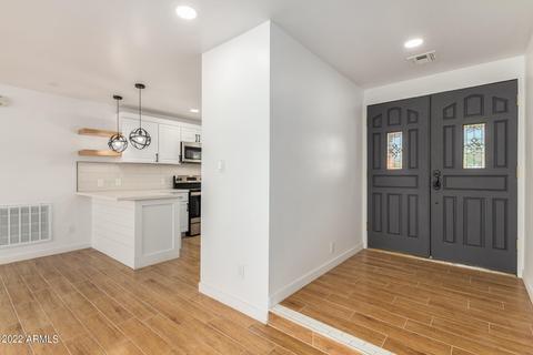 4110 E Vineyard Rd, Phoenix, AZ 85042 photo 9