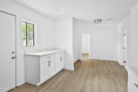 4359 E Nancy Ln, Phoenix, AZ 85042 photo 8