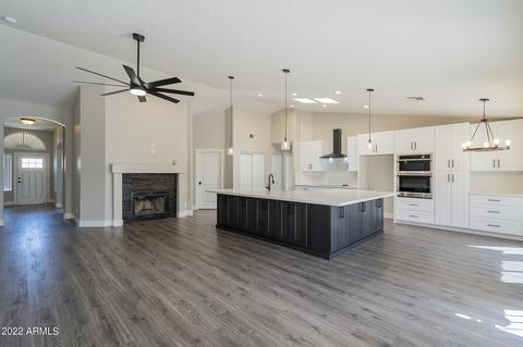 904 S Dolphin Dr, Gilbert, AZ 85233 photo 3