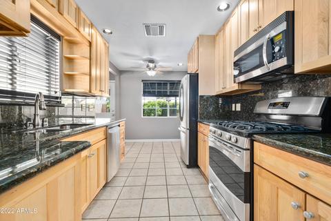 933 E Berridge Ln, Phoenix, AZ 85014 photo 5