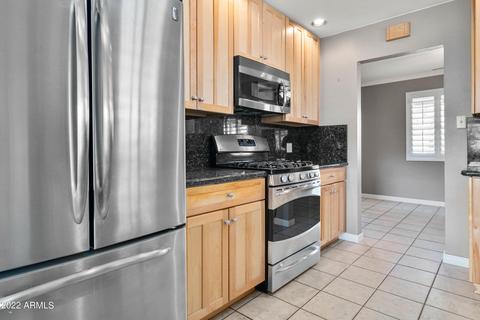 933 E Berridge Ln, Phoenix, AZ 85014 photo 6