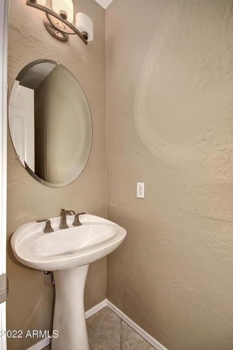 4915 E Patrick Ln, Phoenix, AZ 85054 photo 13