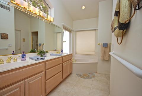 1902 E Willow Tree Ct, Gilbert, AZ 85234 photo 31
