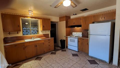 924 E Granada Ave, Apache Junction, AZ 85119 photo 3