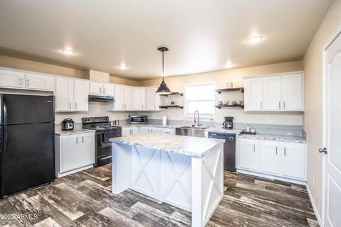134 N Mountain Rd, Apache Junction, AZ 85120 photo 5