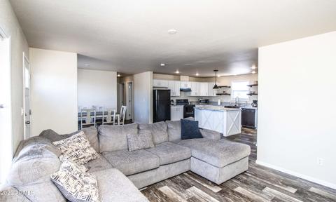 134 N Mountain Rd, Apache Junction, AZ 85120 photo 9