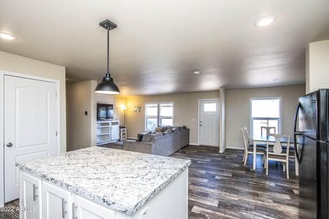 134 N Mountain Rd, Apache Junction, AZ 85120 photo 4