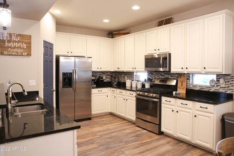 895 E Aberdeen Dr, Gilbert, AZ 85298 photo 4