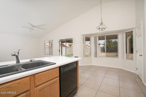 2260 E Manor Dr, Gilbert, AZ 85296 photo 8