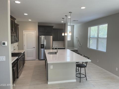 3813 E Branham Ln, Phoenix, AZ 85042 photo 7