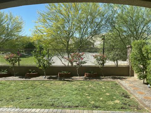 3813 E Branham Ln, Phoenix, AZ 85042 photo 4