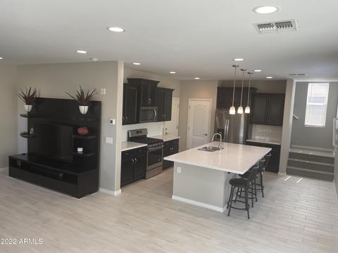 3813 E Branham Ln, Phoenix, AZ 85042 photo 5