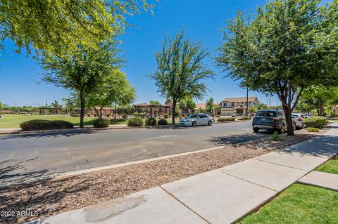 2924 S Cole Dr, Gilbert, AZ 85295 photo 4