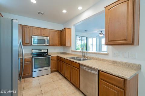 2924 S Cole Dr, Gilbert, AZ 85295 photo 11