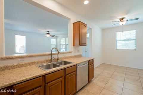 2924 S Cole Dr, Gilbert, AZ 85295 photo 12