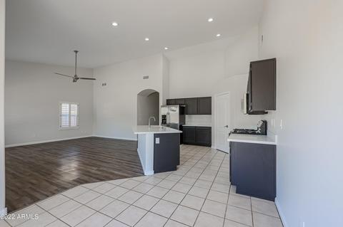 3121 E Oraibi Dr, Phoenix, AZ 85050 photo 4