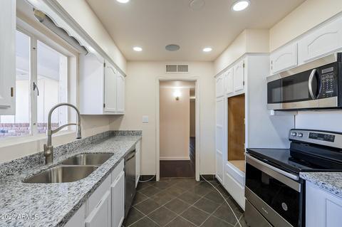27 E Palmcroft Dr, Tempe, AZ 85282 photo 2