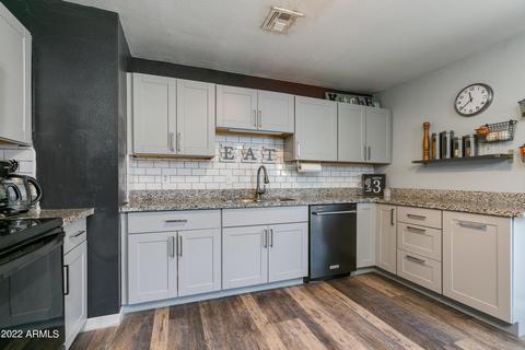 4728 E Pecan Rd, Phoenix, AZ 85040 photo 1